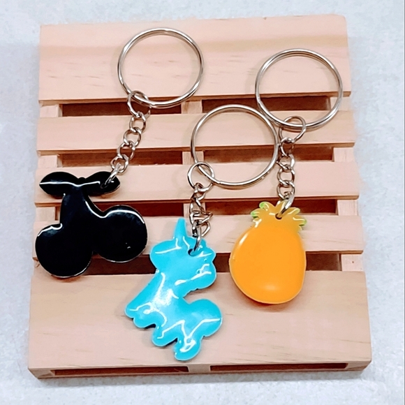 KIDCORE LOT OF 3 KEYCHAINS CHERRY ICED PINEAPPLE AND UNICORN - Picture 3 of 4